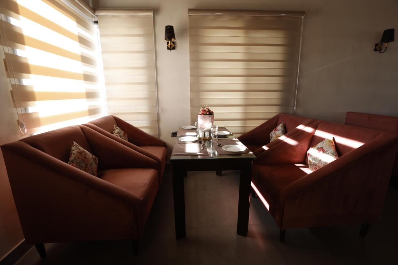 Hotel Js Souvenir Dehradun Extérieur photo