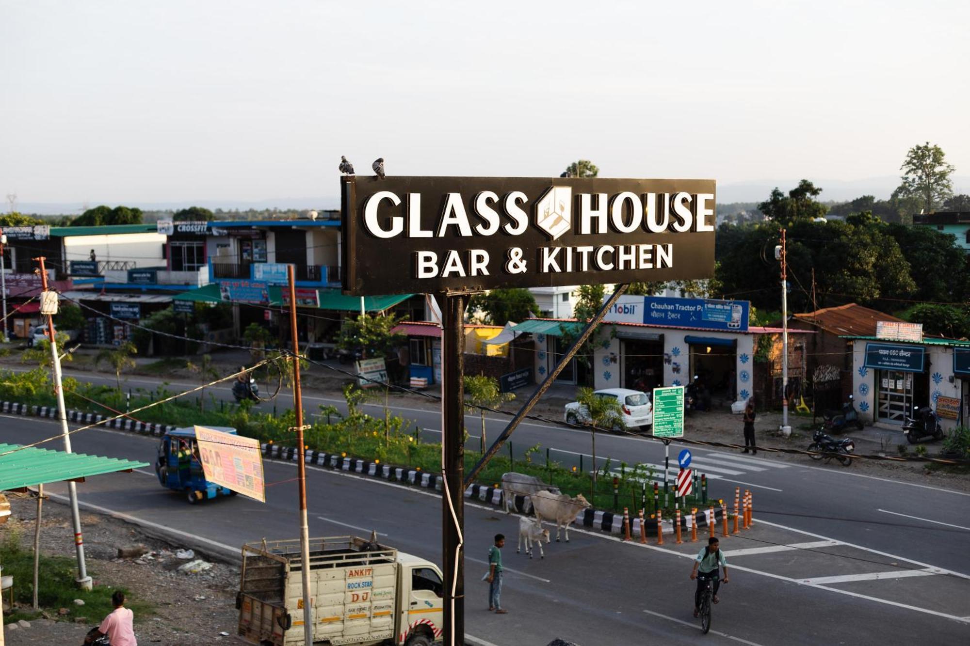 Hotel Js Souvenir Dehradun Extérieur photo